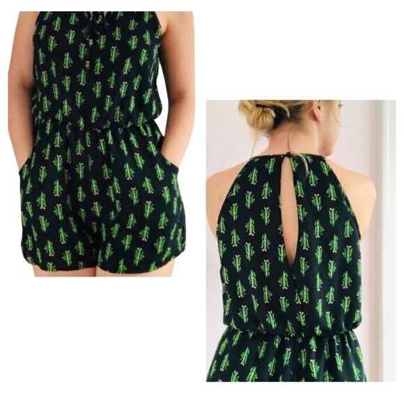 Cactus print romper with pockets size small - Picture 1 of 8